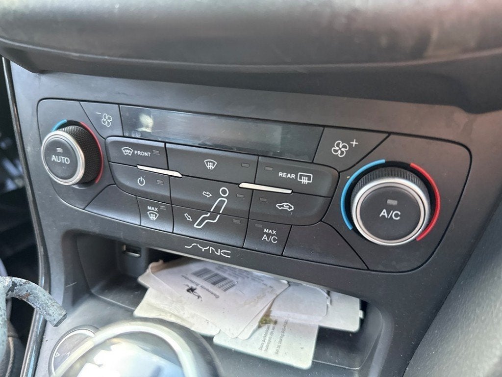 BEDIENINGSPANEEL CLIMATE CONTROL Ford Focus 3 Wagon, Gebruikt, Henry-Ford-Straße  1
50735  Köln, DE, Ford-Werke GmbH, Kunden@ford.com