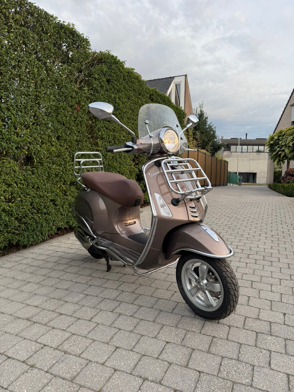 Vespa sprint / primavera A klasse met begrenzer / alarm, Fietsen en Brommers, Scooters | Vespa, Ophalen, Zo goed als nieuw
