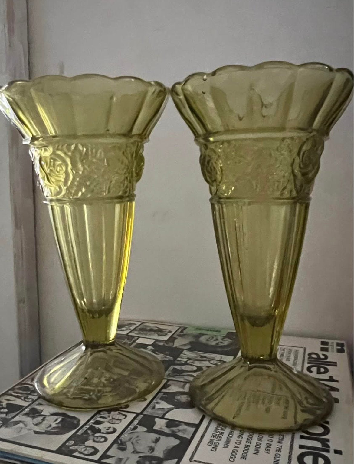 Deux magnifiques vases, Enlèvement
