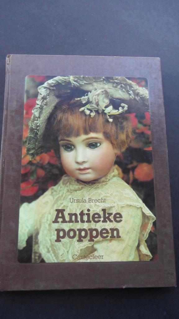 Livre : Antique Dolls, Enlèvement ou Envoi