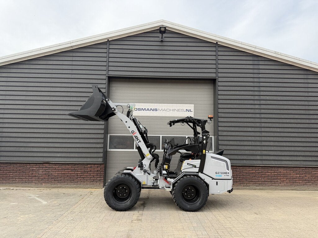 Giant G2700 X-TRA HD+ shovel / kniklader NIEUW signaalgrijs, Tobroco, Info@tobroco.nl, Sprendlingenstraat 57
5061 KM  Oisterwijk