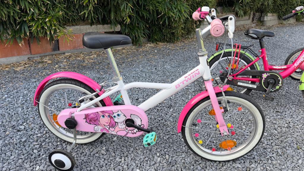 B’TWIN meisjesfiets 16 inch met zijwieltjes – goede staat, Fietsen en Brommers, Fietsen | Kinderfietsjes, Ophalen, Zo goed als nieuw