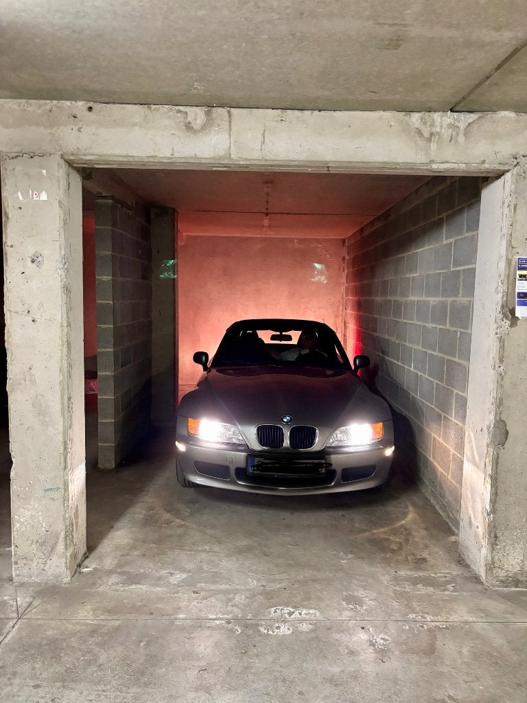 Garage sécurisé avec télécommande Place de L’Alma, Autos : Divers