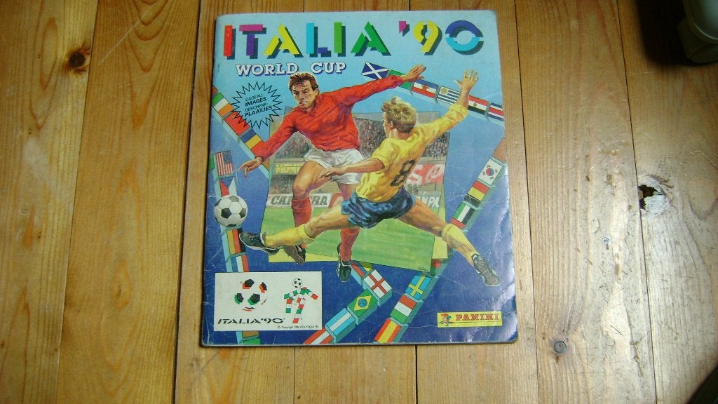 Panini  World Cup Italia 90.  Bijna compleet (- 2), Ophalen of Verzenden, Gebruikt, Meerdere stickers