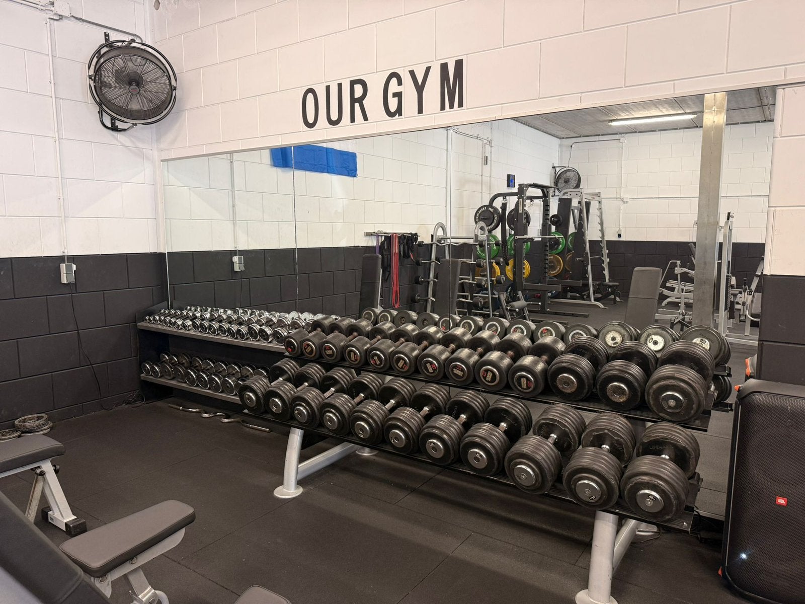 Dumbbellset 1 t/m 48 kg inclusief rekken, Sport en Fitness, Fitnessmaterialen, Zo goed als nieuw, Dumbbell, Ophalen