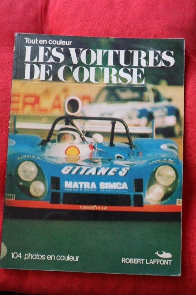 livre LES VOITURES DE COURSES 1975, Enlèvement ou Envoi, Général