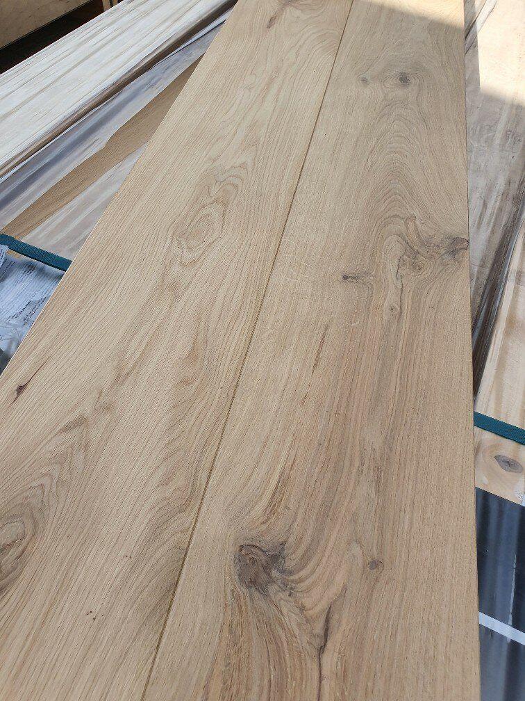 PARQUET EN BOIS ; PLATEAU MULTIPLATEAU EN CHÊNE DE 46,8 M2, Enlèvement