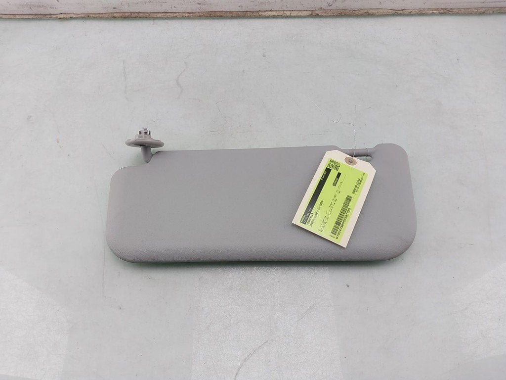 ZONNEKLEP Toyota Aygo X (01-2021/-) (|74320K0080B0|), Gebruikt, Kundenbetreuung@toyota.de, Toyota, Toyota-Allee 2
50858  Köln, DE