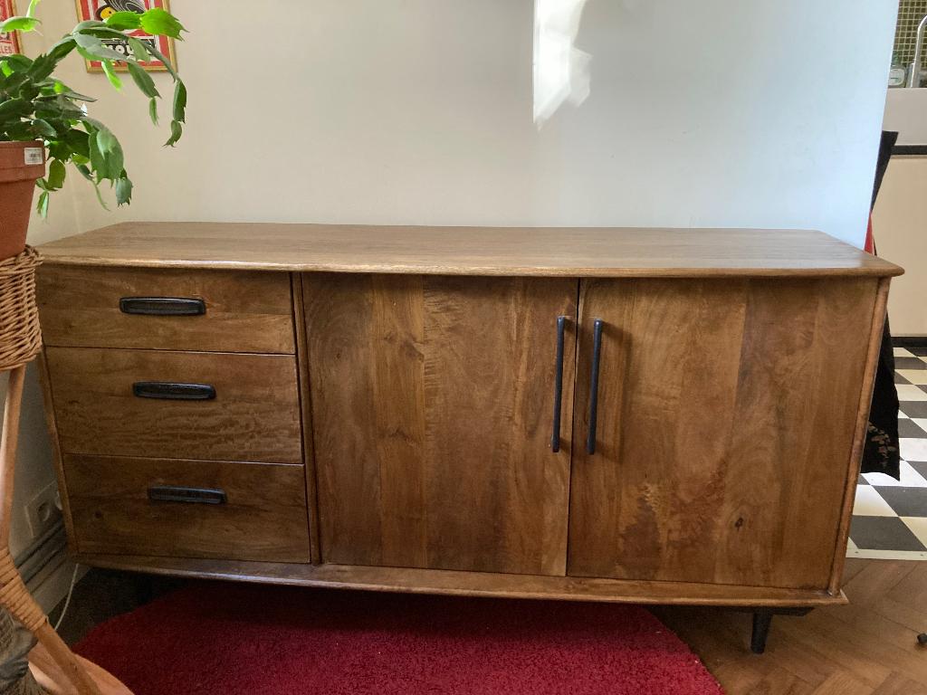 Massief houten dressoir/dressoir, Huis en Inrichting, Kasten | Dressoirs, Ophalen, 150 tot 200 cm, Zo goed als nieuw, Rétro, vintage, mid century
