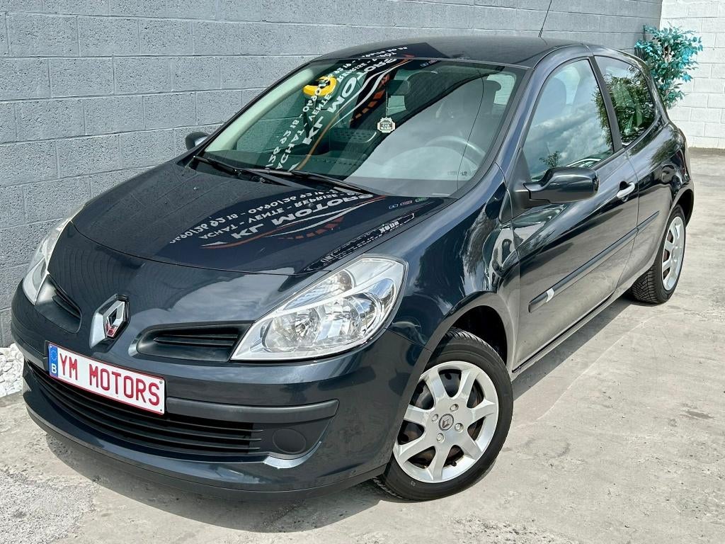 Renault clio 1200cc benzine ** airconditioning ** carplay **, Auto's, Voorwielaandrijving, Stof, 4 cilinders, https://public.car-pass.be/vhr/c5501bf4-de0f-4fbb-a575-17a2a9a5634d