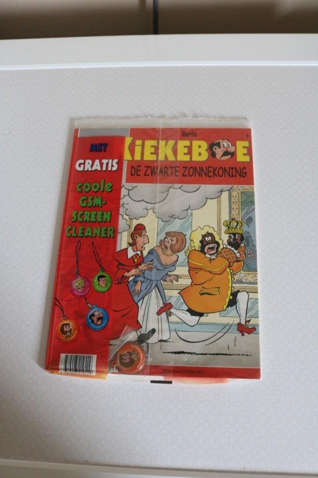 Kiekeboe 9:De zwarte zonnekoning (sealed+gsm screen cleaner), Eén stripboek, Ophalen of Verzenden, Nieuw