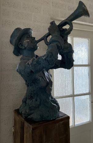 Torso van een jazzmuzikant in groen-gouden polystone, Antiek en Kunst, Ophalen