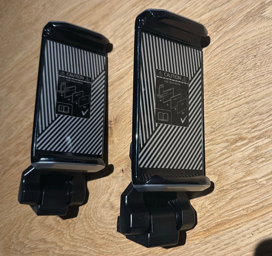 BMW tablet houder 2 stuks, Ophalen, Zo goed als nieuw