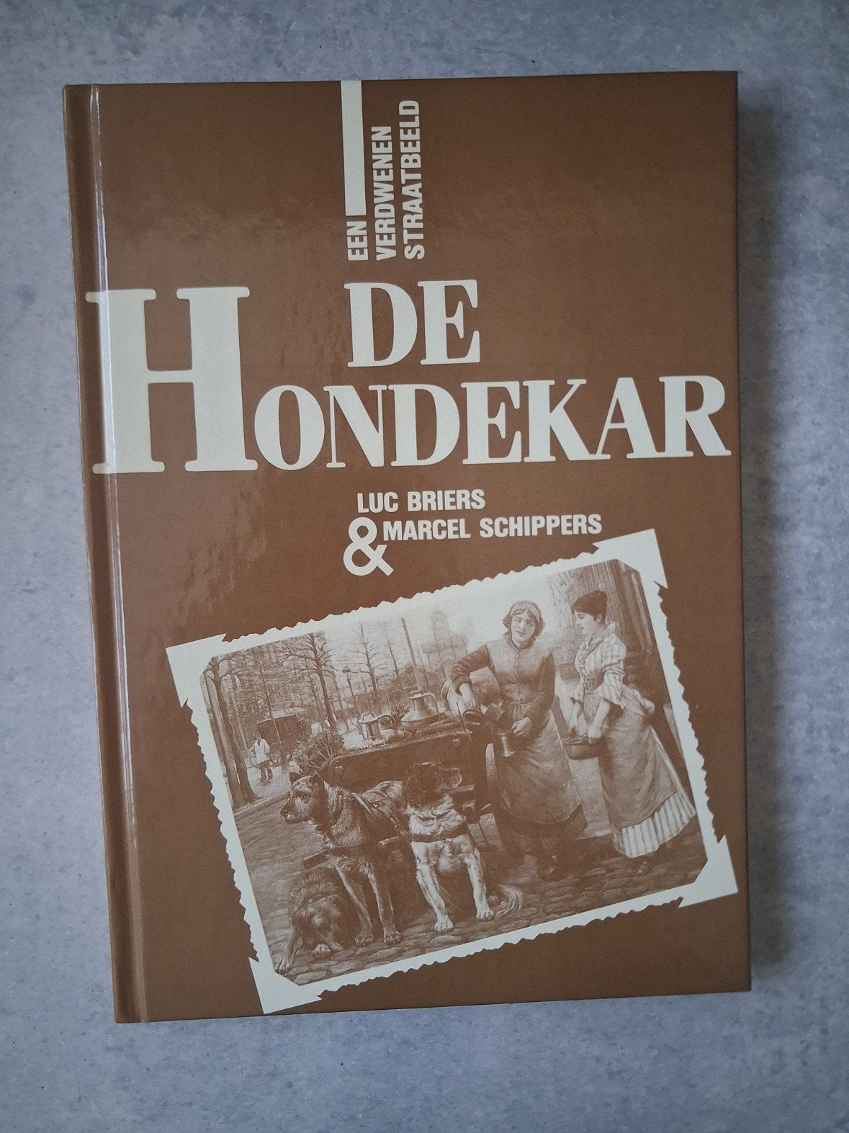 boek: DE HONDEKAR, Ophalen