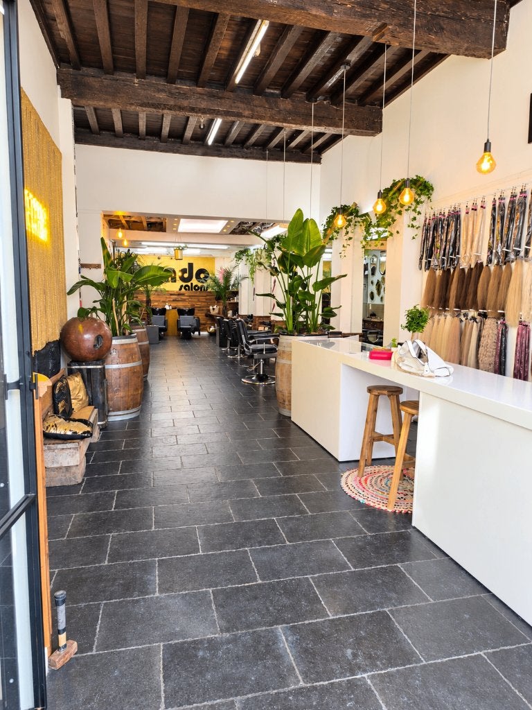 Fauteuil de coiffeur/institut de beauté à louer — centre, Atelier, Enlèvement ou Envoi, Utilisé, Chaise