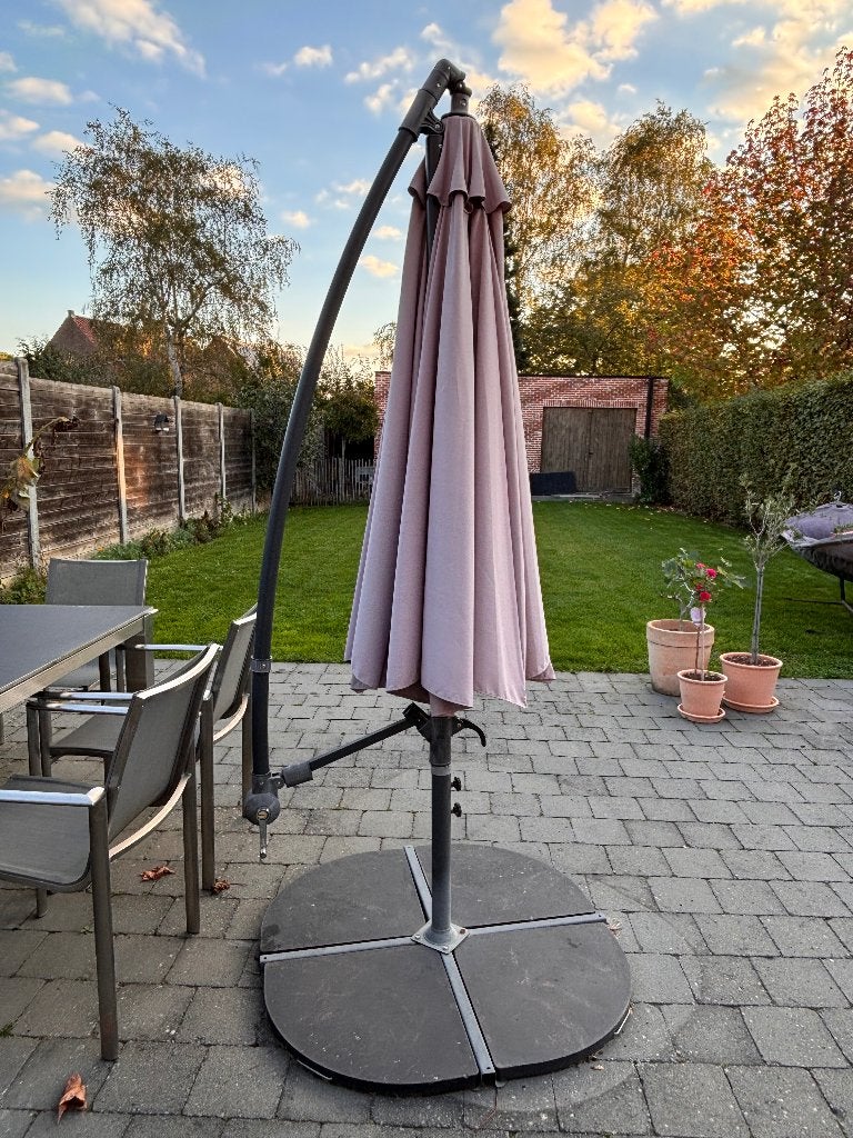 Parasol met stevige voet, Ophalen, Kantelbaar, Gebruikt, 2 tot 3 meter