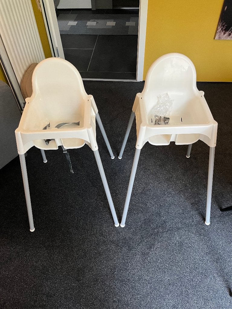 2 Ikea kinderstoelen met veiligheidsriempjes, Ophalen, Zo goed als nieuw, Inklapstoel