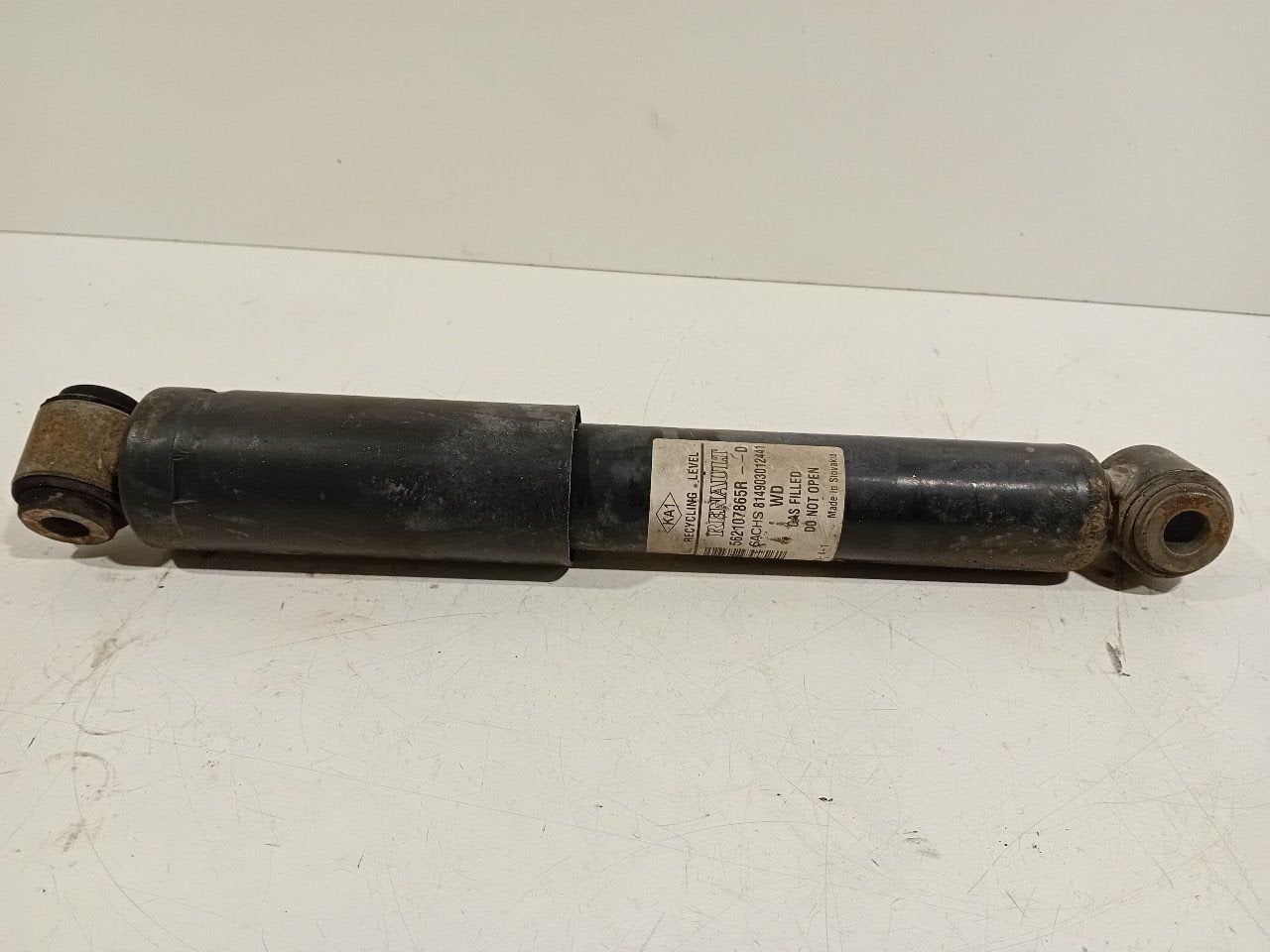 Schokbreker links achter Dacia Dokker, Dacia, Onderdelen@venauto.nl, Van der Ven Autorecycling B.V., Ettenseweg 76, 4706 PB Roosendaal, The Netherlands