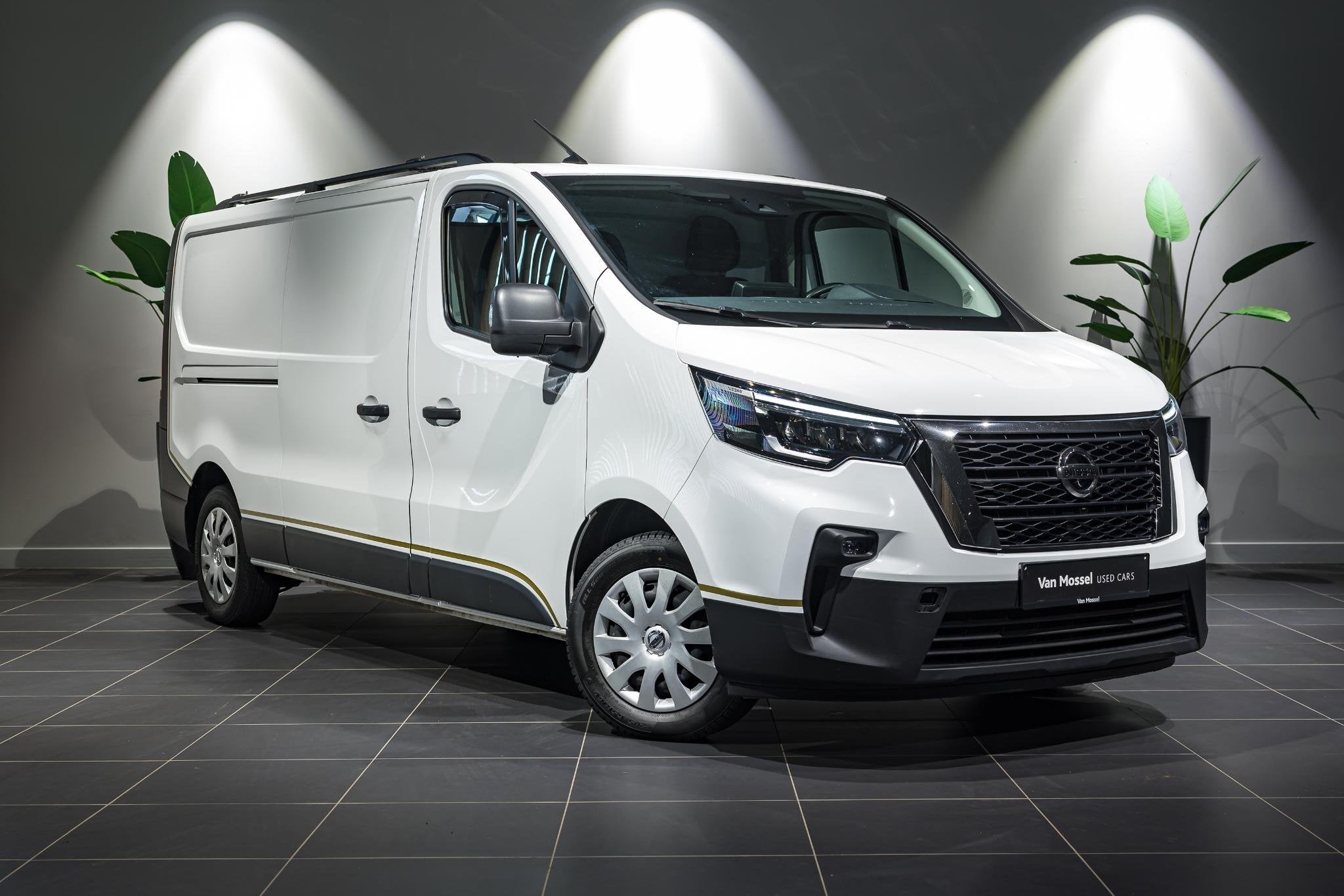 Nissan Primastar L2H1 2.0 dCi 130 N-Connecta 3.0T TREKHAAK |, Auto's, Voorwielaandrijving, 4 deurs, Stof, Gebruikt