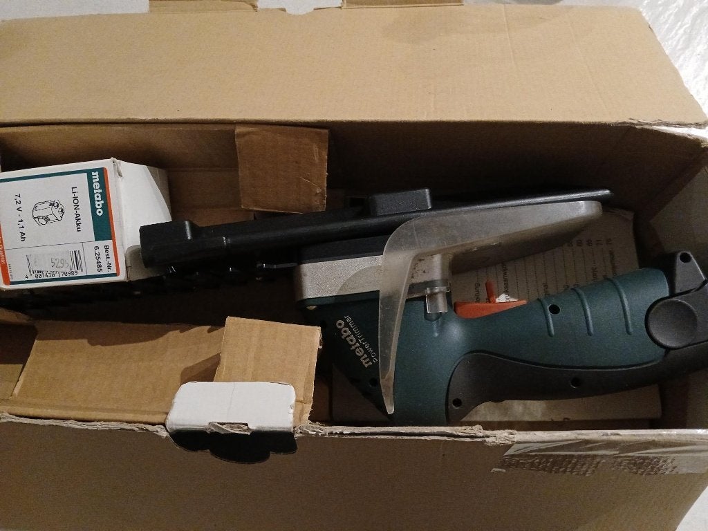 Trimmer - haagschaar accu metabo, Ophalen, Zo goed als nieuw, Accu, Metabo