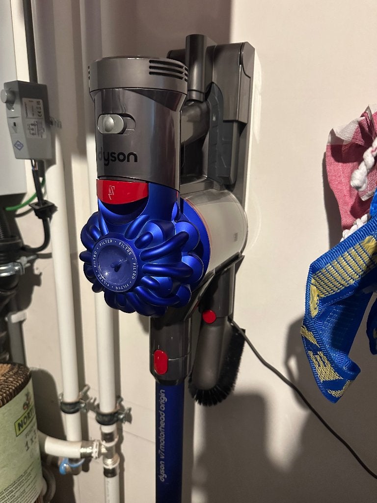 Dyson V7 motorhead stofzuiger, Elektronische apparatuur, Stofzuigers, Gebruikt, Steelstofzuiger, Dyson, Draadloos, Geschikt voor tapijt