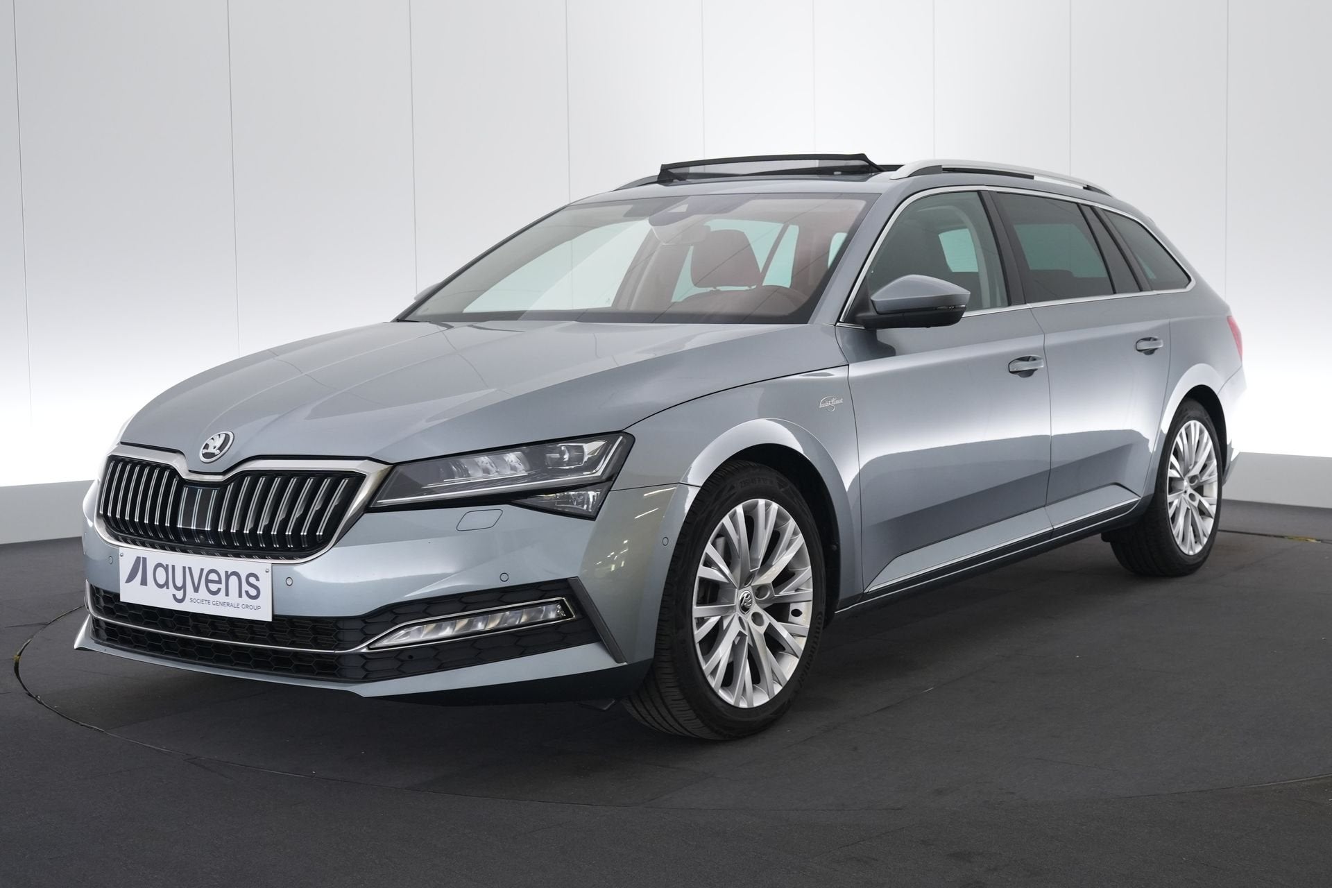 (2AVG785) SKODA SUPERB COMBI, Auto's, Gebruikt, Leder, Bedrijf, 5 deurs
