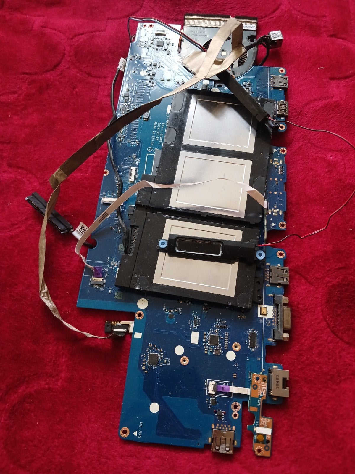 Werkte moederboard met baterrij van dell e5500, Computers en Software, Moederborden, Ophalen of Verzenden, Nieuw, Intel, DDR3