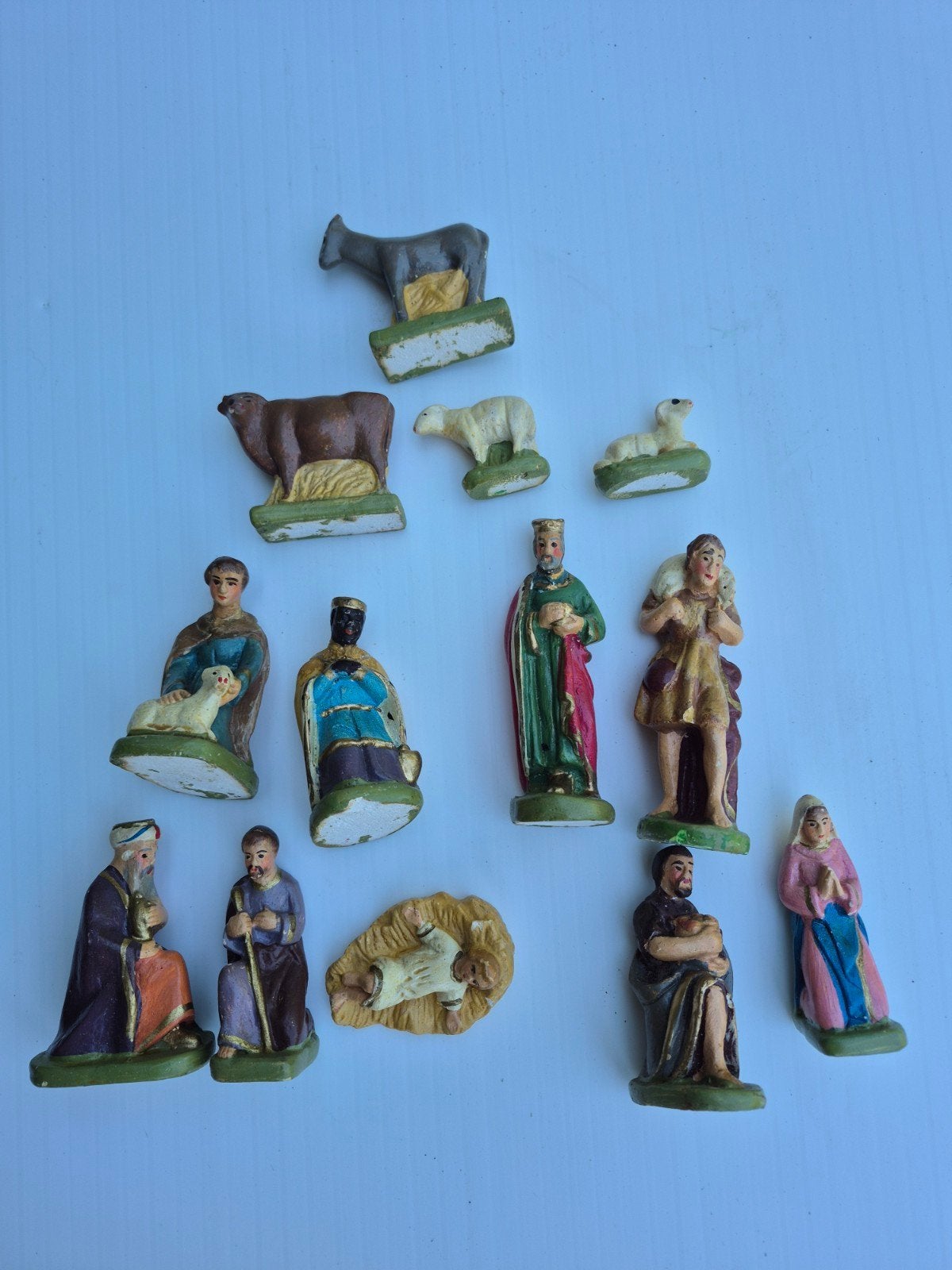 13 figurines de crèche, Divers, Noël, Enlèvement ou Envoi