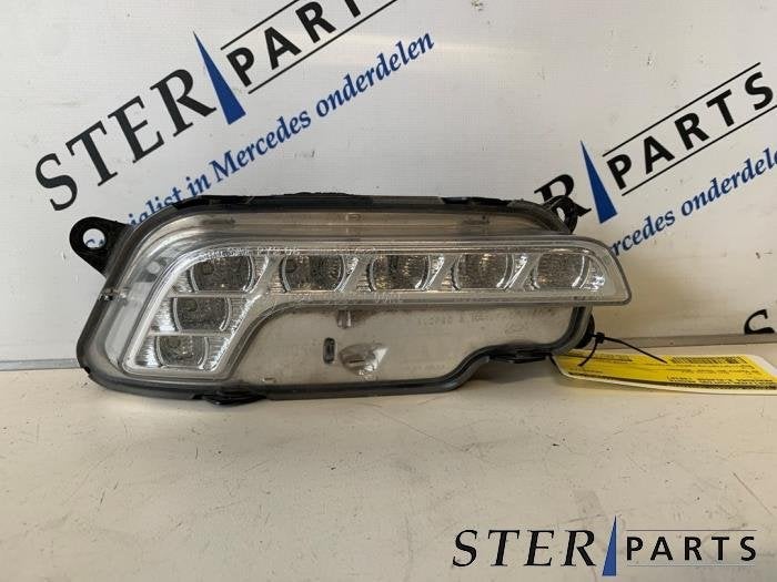 Dagrijverlichting rechts van een Mercedes E-Klasse, Gebruikt, -, Ophalen of Verzenden, -