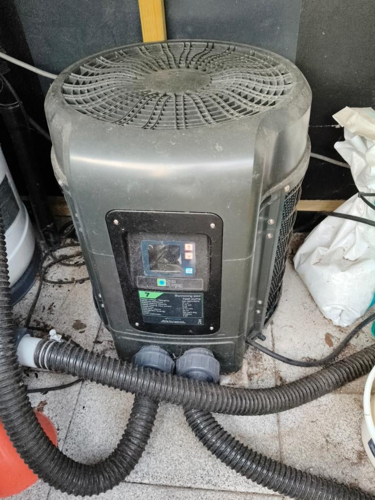 Warmtepomp zwembad, Ophalen, Zo goed als nieuw, Verwarming