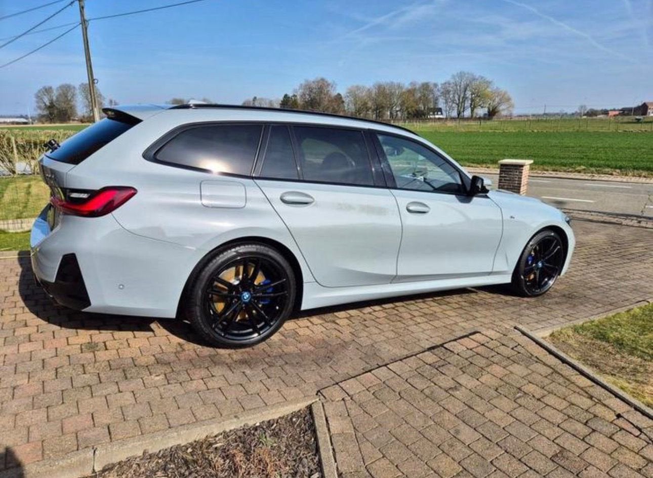 BMW 330e hybride, Autos, Achat, Entretenue par le concessionnaire, Noir, Break