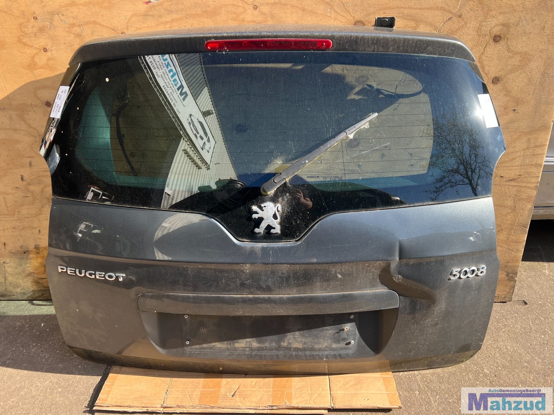 PEUGOET 5008 grijs KTPD achterklep schade 2009-2016, Taurusavenue 1
2132 LS  Hoofddorp, NL, Gebruikt, Contact.group@renault.com
