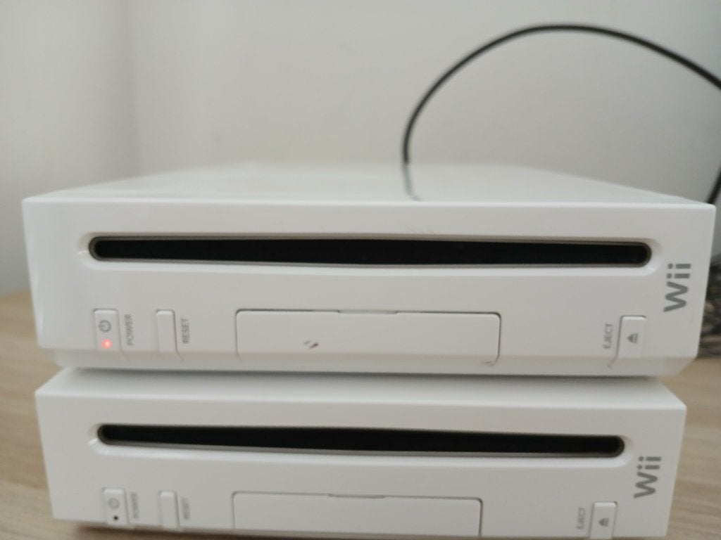 2 Console wii + manettes + accessoires, Consoles de jeu & Jeux vidéo, Enlèvement, Utilisé, Avec 2 manettes, Avec jeux