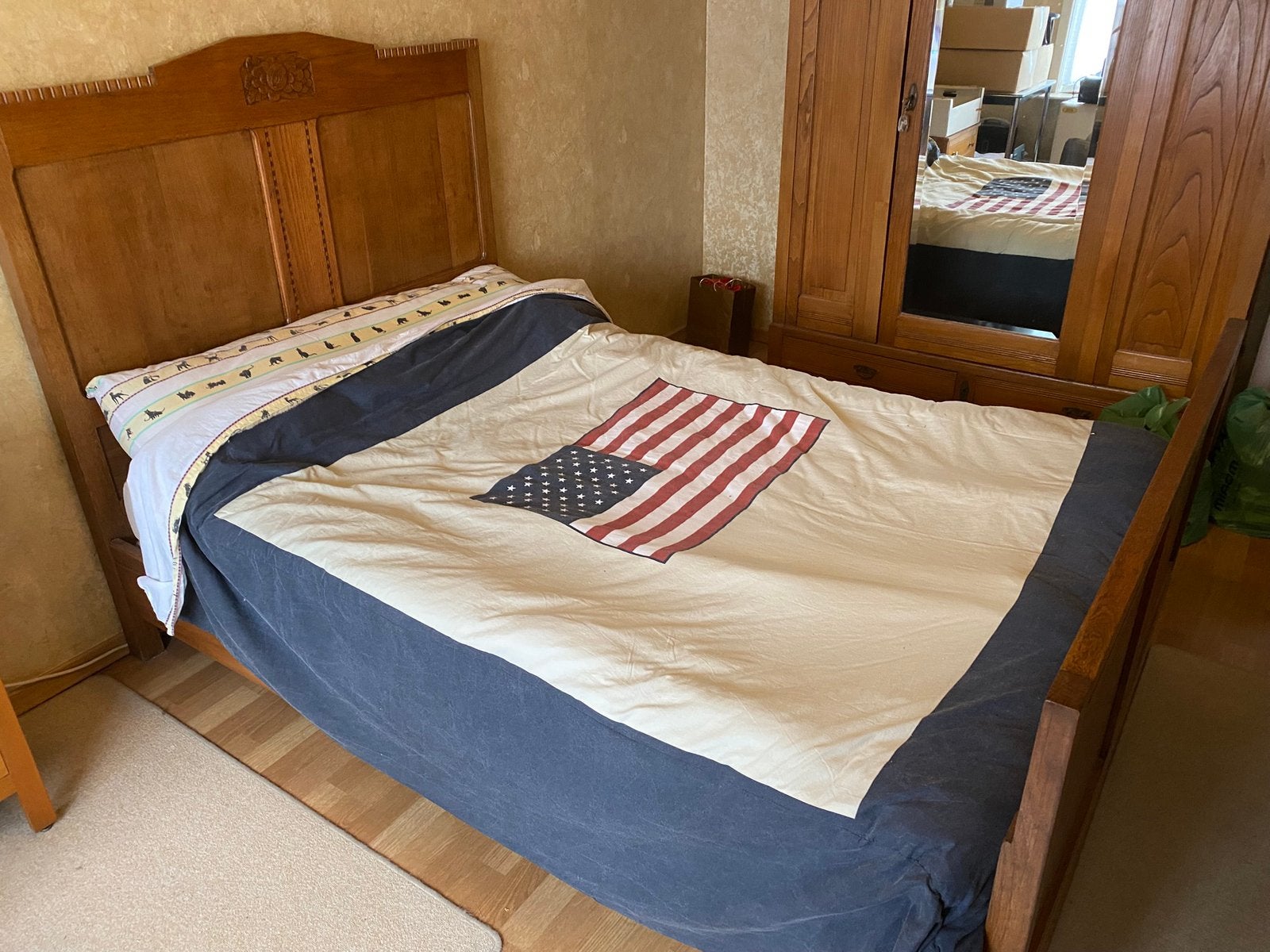Antiek houten bed 140cm, Ophalen, Gebruikt, Twijfelaar