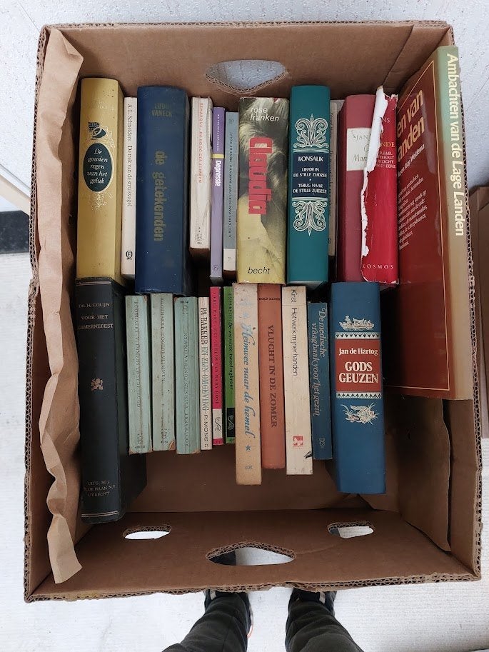 Boeken +/-300 stuks, 15 bananen dozen vol!!, Ophalen, Gelezen