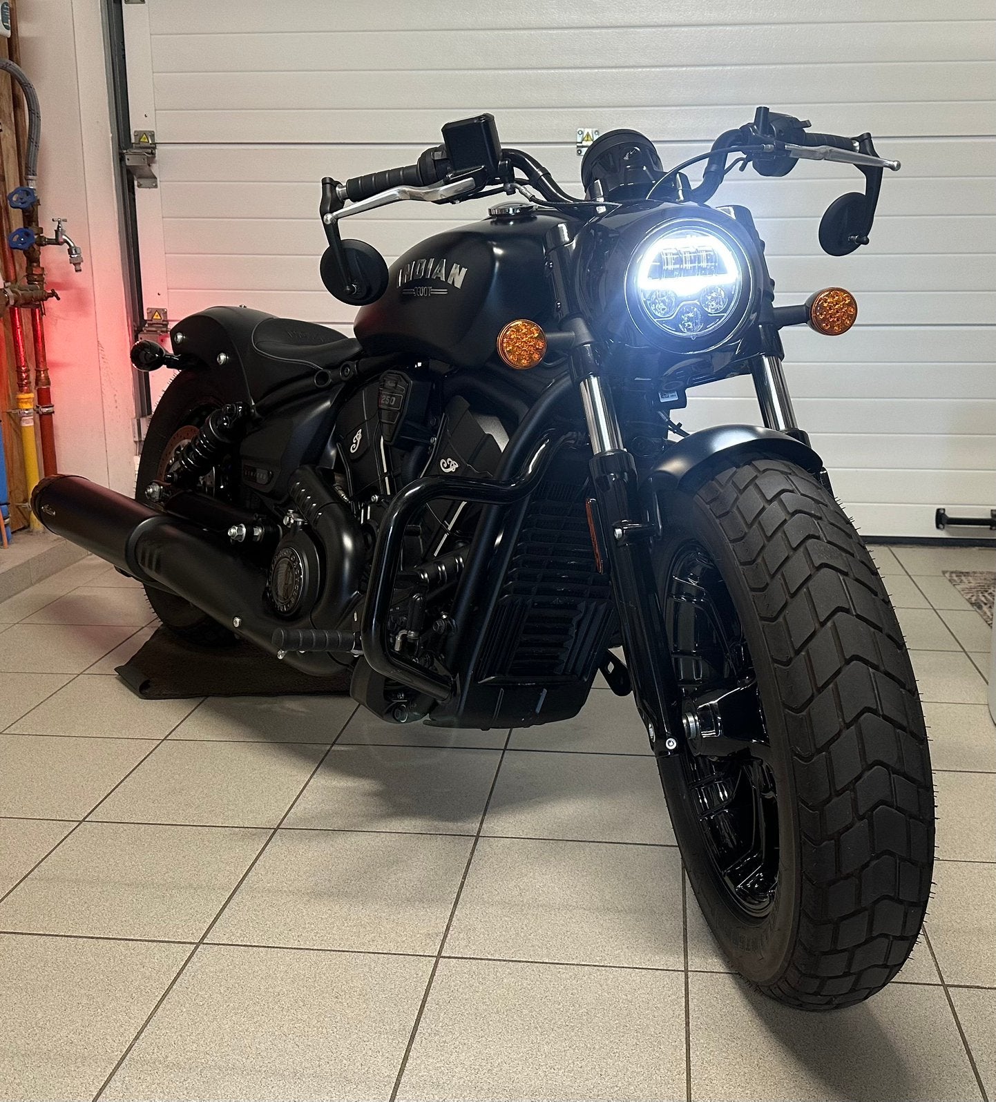 Indian Scout Bobber Limited Tech+ 1250cc Black Smoke, Motos, Enlèvement, 2 cylindres, Plus de 35 kW