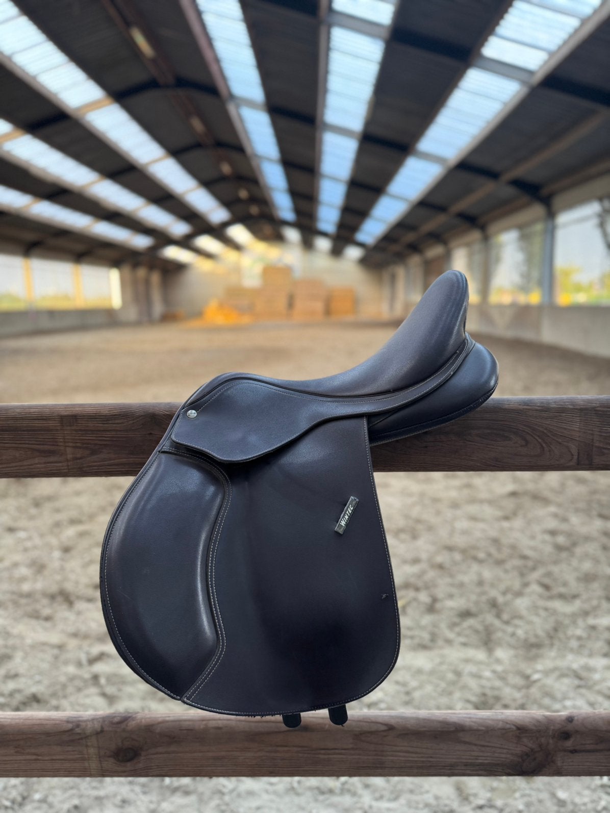 Wintec Pro Jump Air Close Contact zadel – verwisselbare boom, Dieren en Toebehoren, Ophalen, L (17.5 inch), Middel, Middeldiepe zit