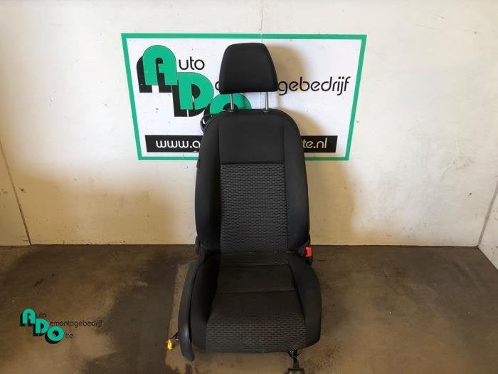 Stoel rechts van een Volkswagen Golf (Golf 09-), Auto-onderdelen, Interieur en Bekleding, Volkswagen, Gebruikt, 3 maanden garantie