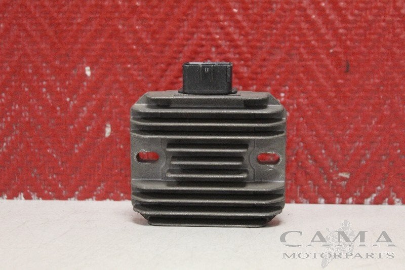 REGULATEUR DE TENSION AN 400 Burgman 2007-2017 (AN400), Dhr. S. di Majo, Utilisé, Info@cama-motorparts.nl, P.J. Troelstraweg 8 8
3144 CX  MAASSLUIS, NL