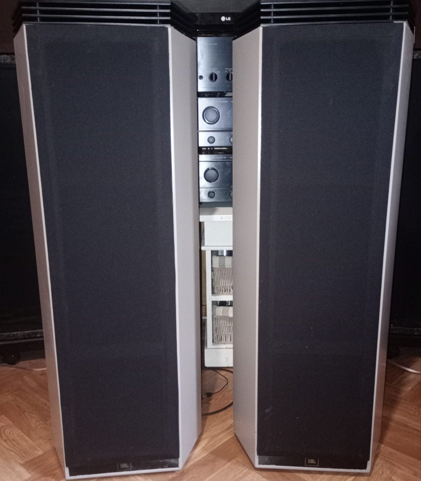Haut-parleurs colonne JBL HP530, remis à neuf, JBL, Comme neuf, Enlèvement, Enceintes stéréo