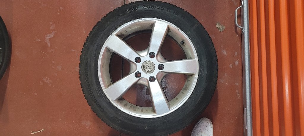 4 pneus hiver GoodYear 205/55R16 H + jantes Alu, Autos : Pièces & Accessoires, Pneus et Jantes, Pneus hiver, 16 pouces, Véhicule de tourisme
