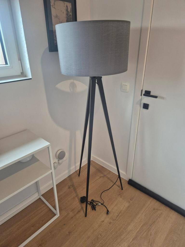 Zuiver Tripod vloerlamp grijs, Huis en Inrichting, Ophalen, Metaal