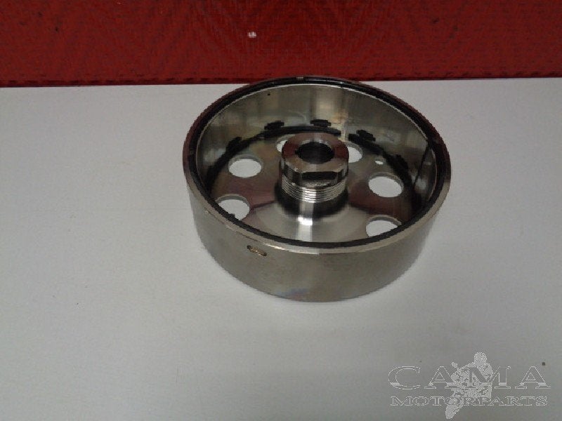 VLIEGWIEL Suzuki GSX R 600 2001-2003 (GSXR600 K1 / K2 / K3), Motoren, Dhr. S. di Majo, Gebruikt, Info@cama-motorparts.nl, P.J. Troelstraweg 8 8
3144 CX  MAASSLUIS, NL