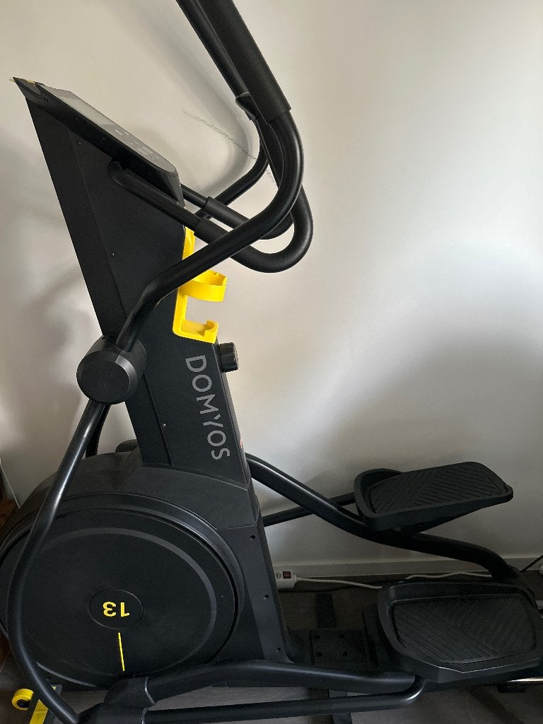 EL 900 Aangesloten elliptische trainer, Sport en Fitness, Ophalen, Armen, Aluminium, Zo goed als nieuw