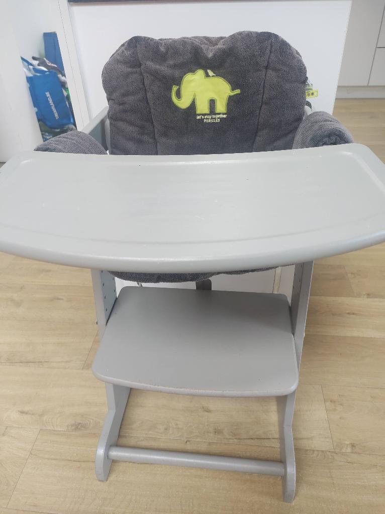 houten kinderstoel met bijhorend kussen, Enlèvement, Utilisé, Chaise évolutive, Ceinture(s)