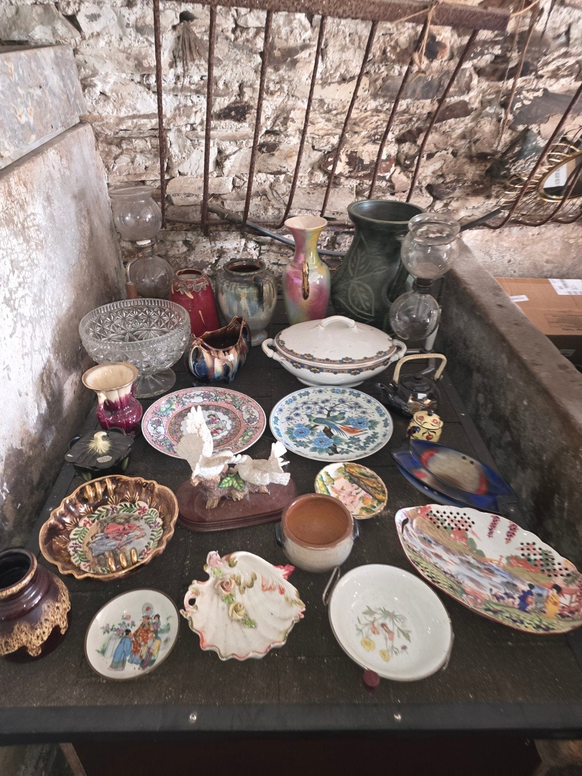 Ensemble d'objets de brocante et céramiques anciennes, Antiquités & Art, Enlèvement