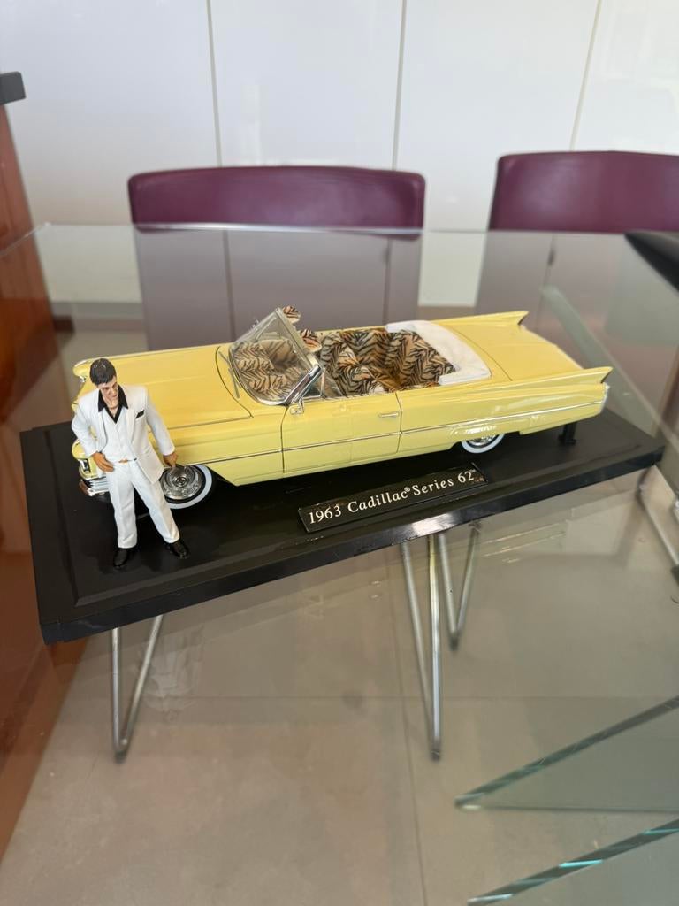 1/18 Cadillac serie 62 1963 Nickel SCARFACE filmauto, Ophalen of Verzenden, Zo goed als nieuw, Auto, Overige merken