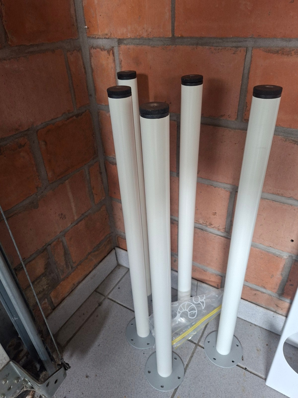 5 ADILS poten ikea wit, Huis en Inrichting, Tafelonderdelen, Ophalen