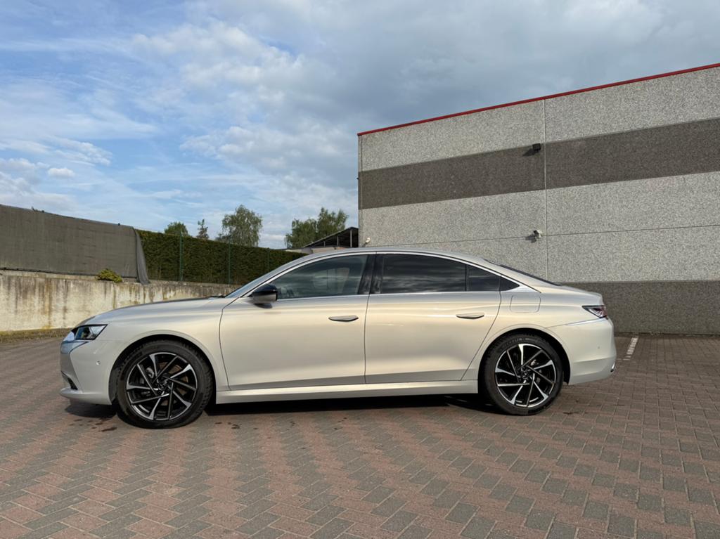 DS9 Rivoli 1.6 Plug-In Hybride 2025 10.000Km met Garantie, Auto's, 4 deurs, 4 cilinders, Beige, Leder