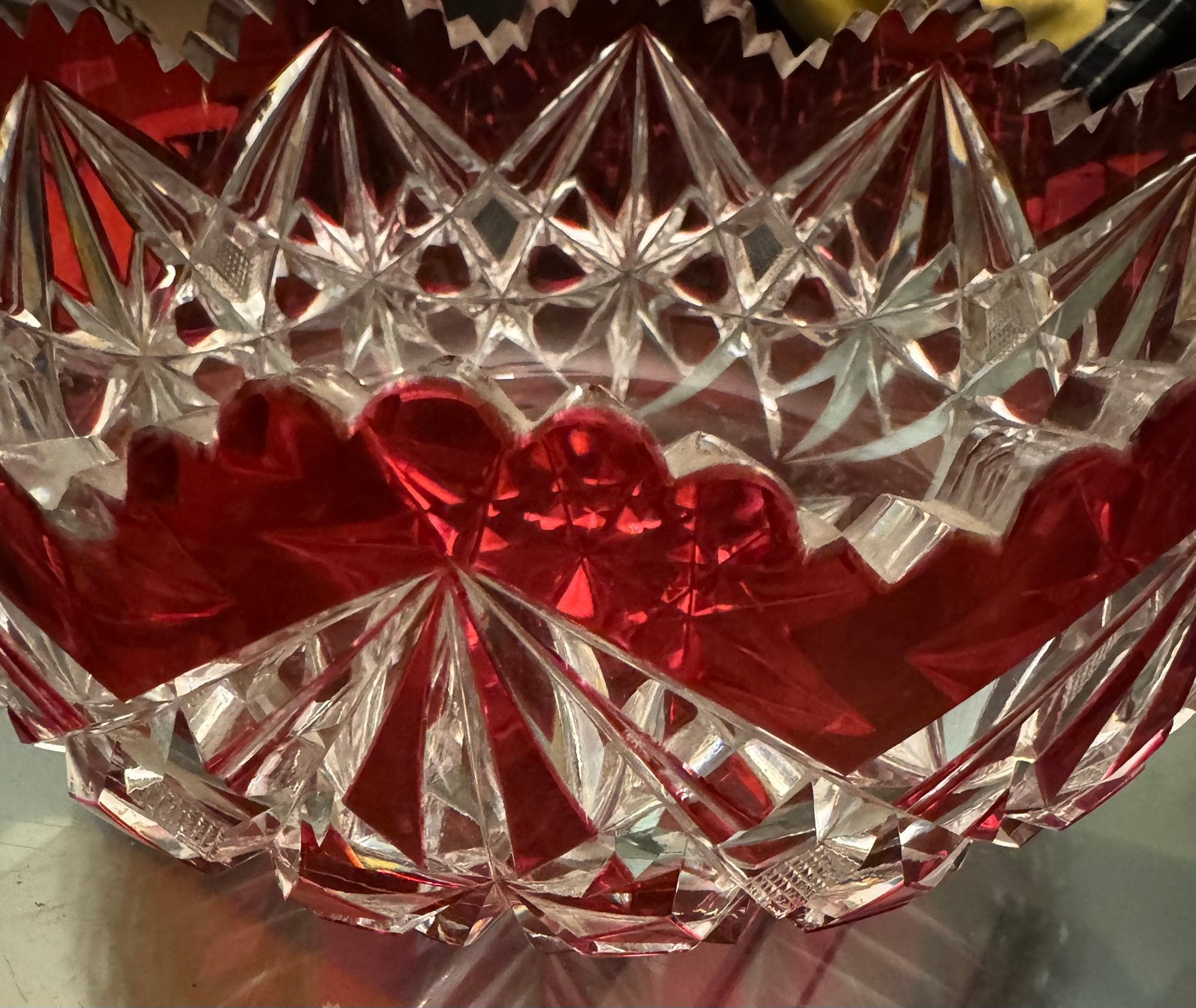 Val Saint Lambert Coupe en cristal rouge, Antiquités & Art, Enlèvement